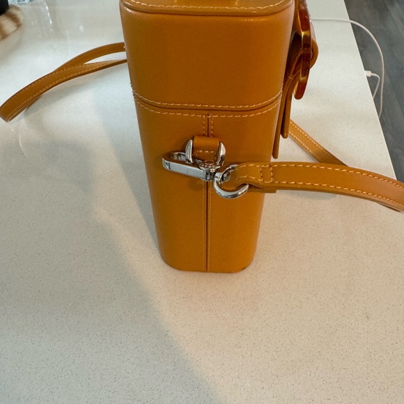 Charles and Keith like new day or night bag; mustard colour. Used only 2x - Picture 5 of 5